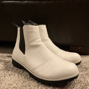 White slip-on boots